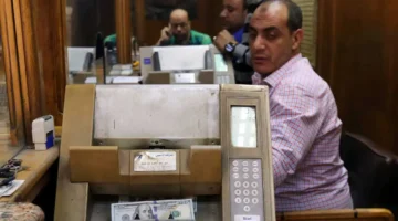 قرب 48 جنيها.. هل يواصل الدولار رحلة الصعود أمام الجنيه بالبنوك المصرية؟